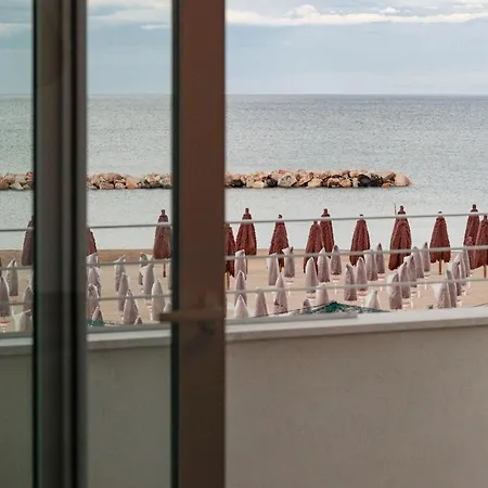 Pescara - Sea View شقة